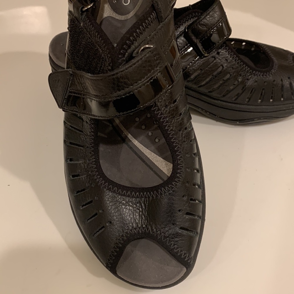 Women’s Prevo by Clark’s. Size 6 1/2